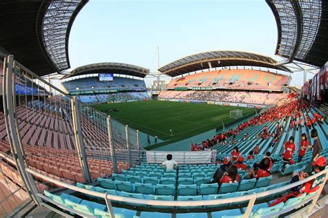 전주월드컵경기장, 그곳에서 펼쳐지는 축구의 마법과 문화의 교차로